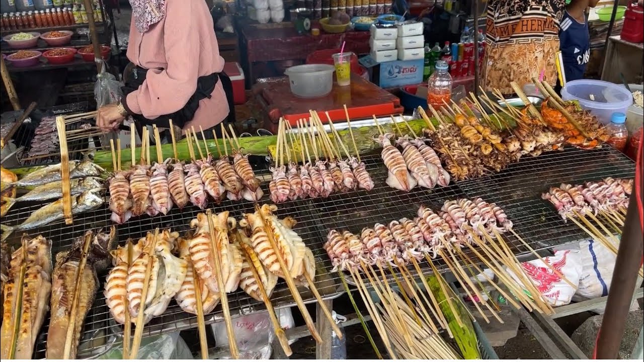 Kampot Seafood Market and Lunch at Beach in Keb , Cambodia