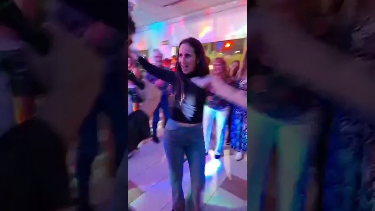 ARIEL IVALDI..bailando con LA FLACA en El Pala Restó 👍 de #necochea 