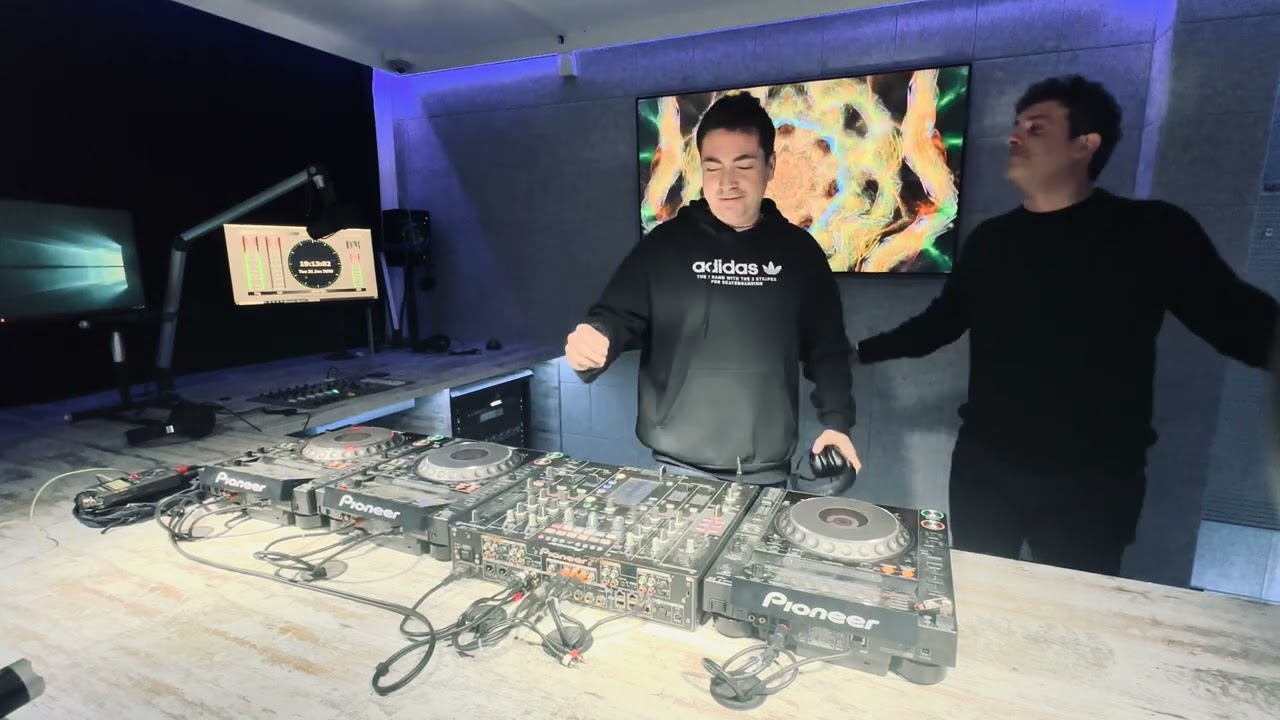 THE POWER OF HOUSE - BEACHGROOVES SS.1 WITH BASSOA