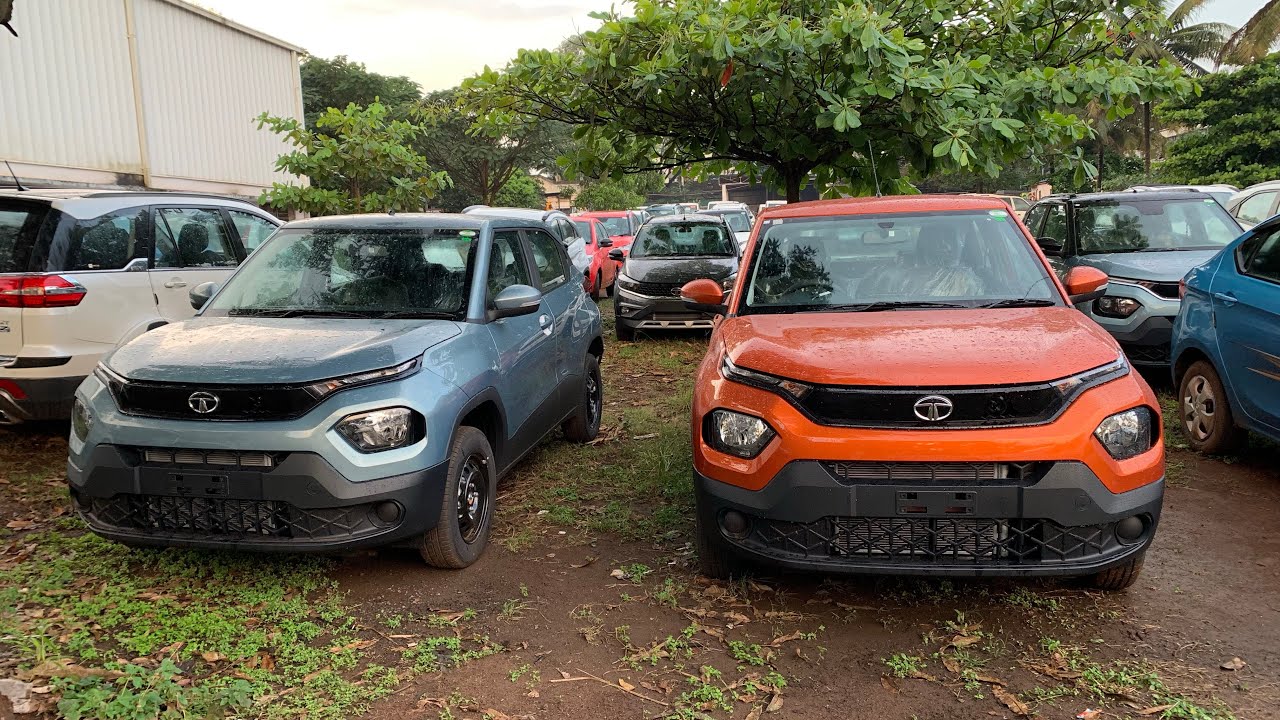 Tata Punch Adventure Atomic Orange vs Tropical Mist