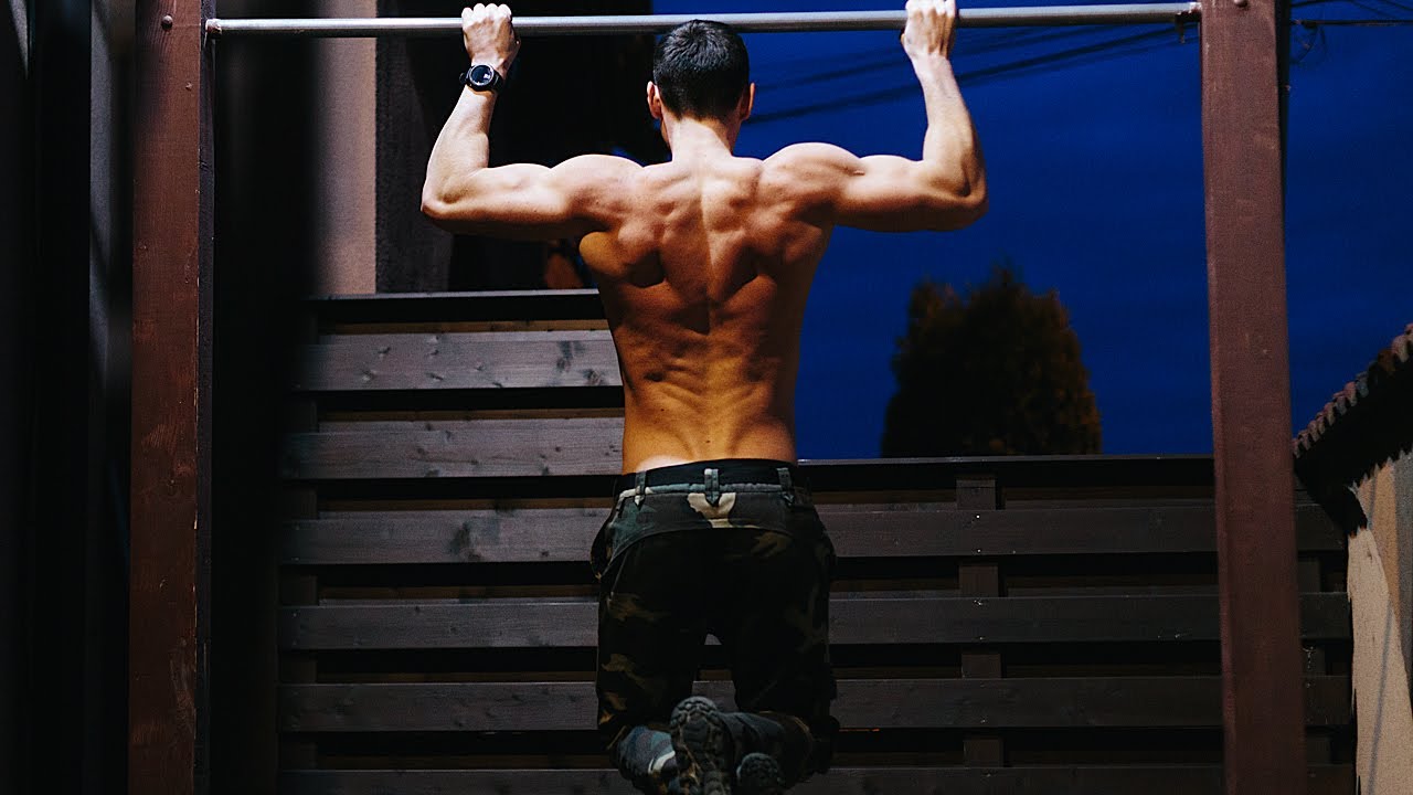 Bodyweight Pull-Up Workout to Grow Big Biceps and Back Muscles