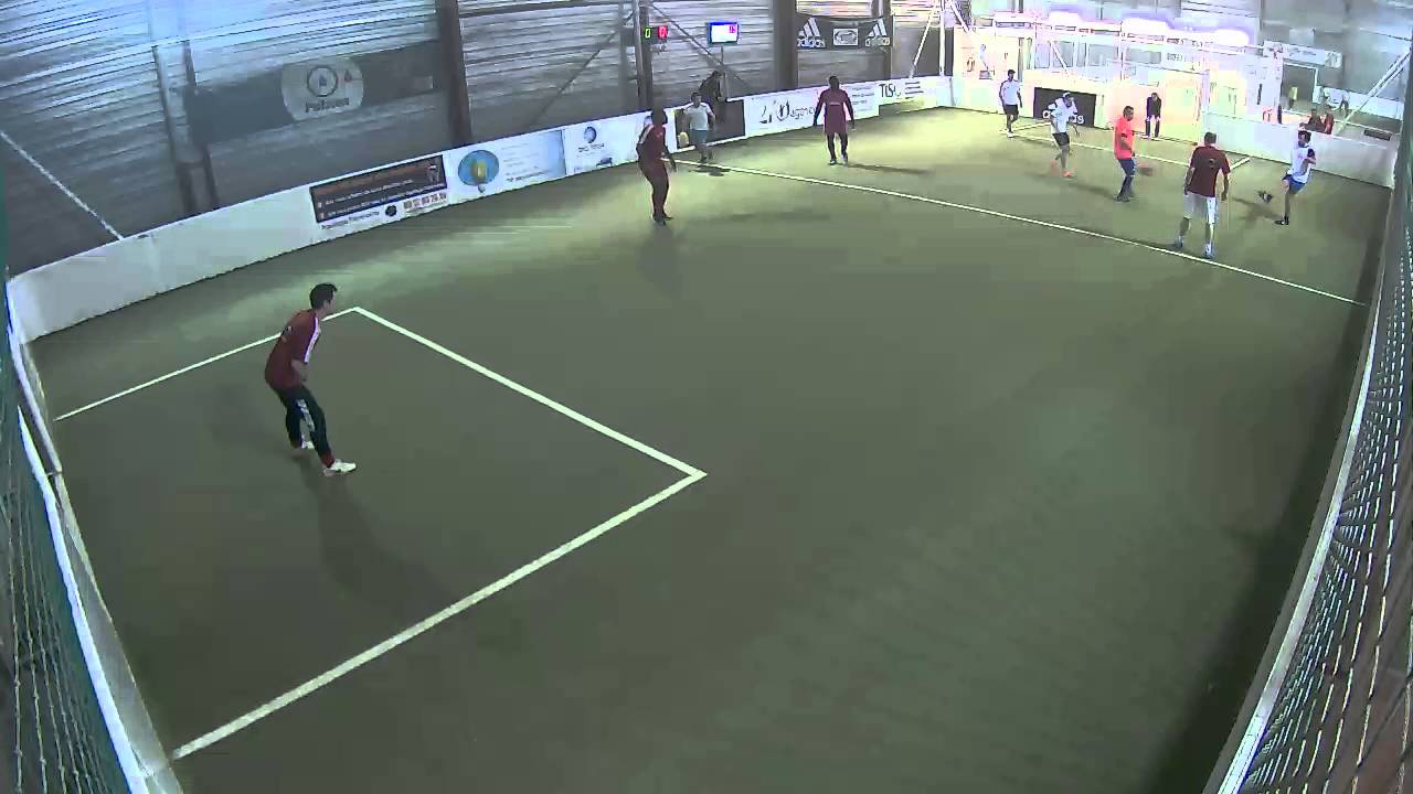 LES BARJOTS 1 - 2 RED DEVILS: But (7 min)