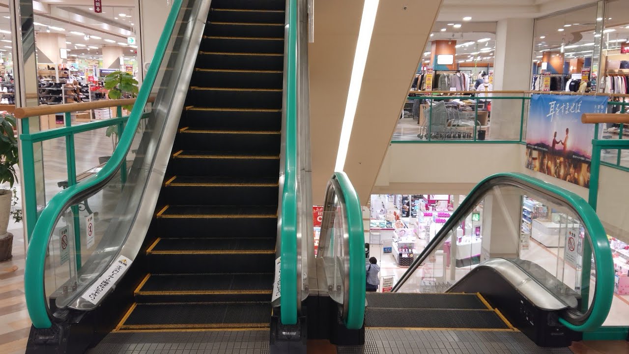 AL.PLAZA敦賀のエスカレーター HITACHI