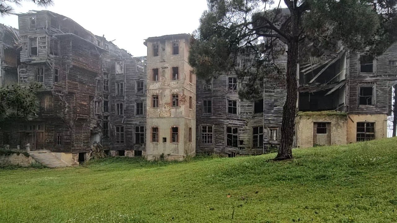 Buyukada Rum Yetimhanesi|On Rainy Day Walking Tour 4K60fps|Prinkipo Greek Orphanage|Istanbul Turkey