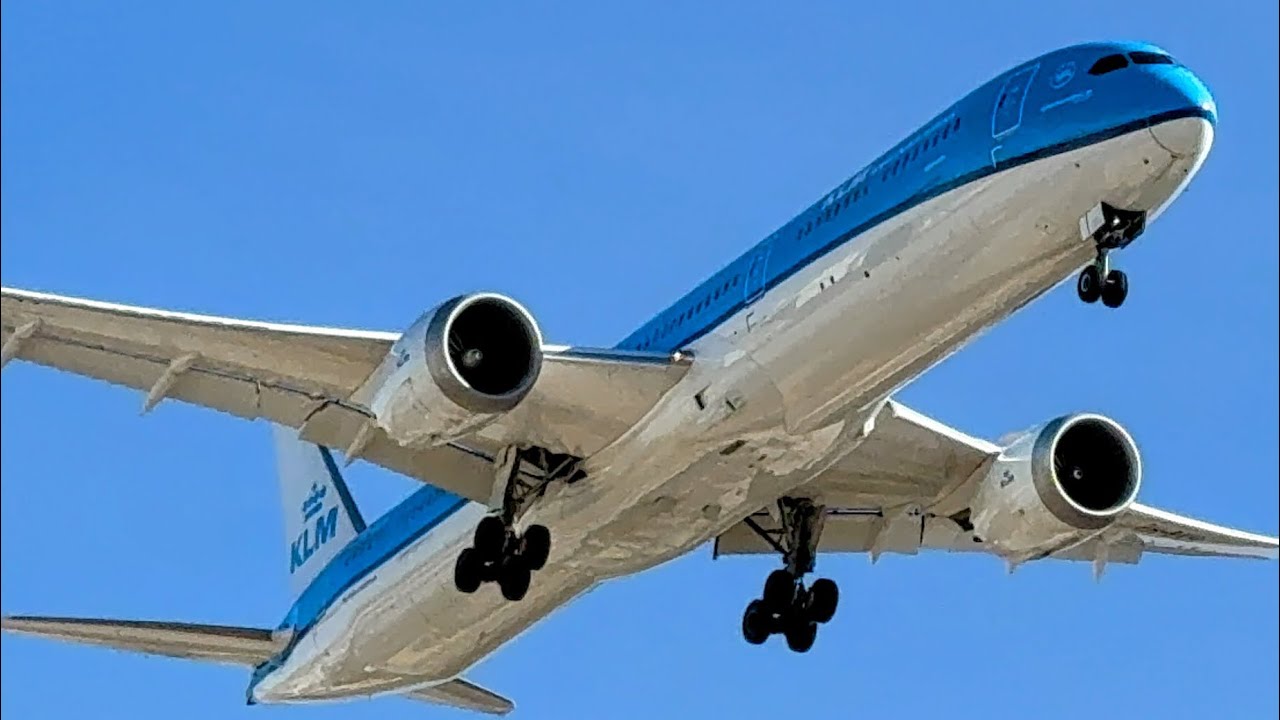 KLM Royal Dutch Airlines Boeing 787-10 Dreamliner (Slow Motion) Landing Las Vegas (LAS) PH-BKH