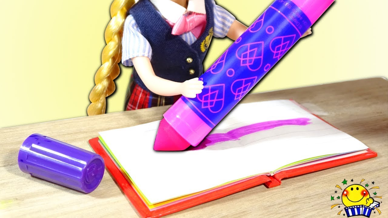【筆箱の中身を紹介します✏️】リカちゃんの珍しい学校の文房具をみてみよう！