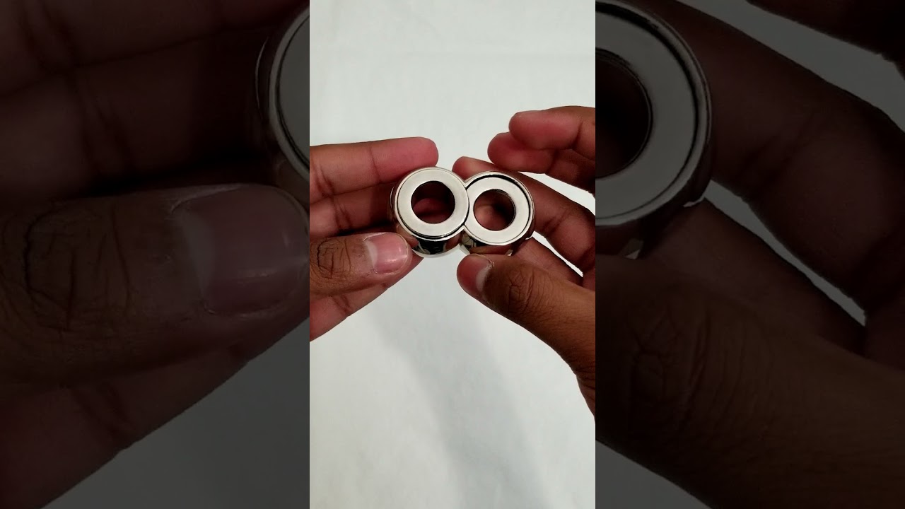 How to solve the Hanayama Infinity Puzzle