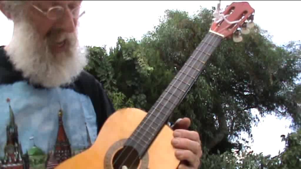 Hazte tu propia balalaika y aprende tocarla