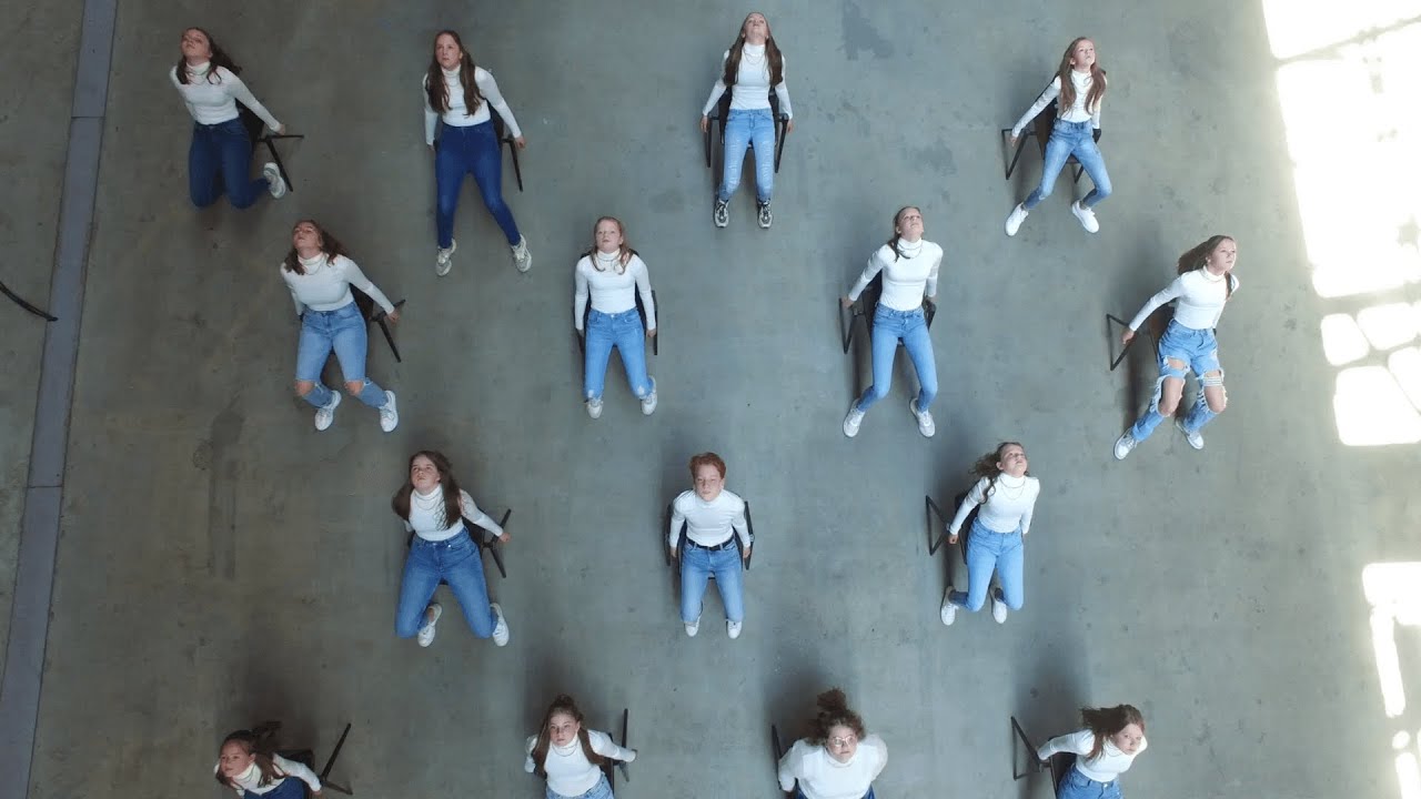Chandelier // Teens - Marloes