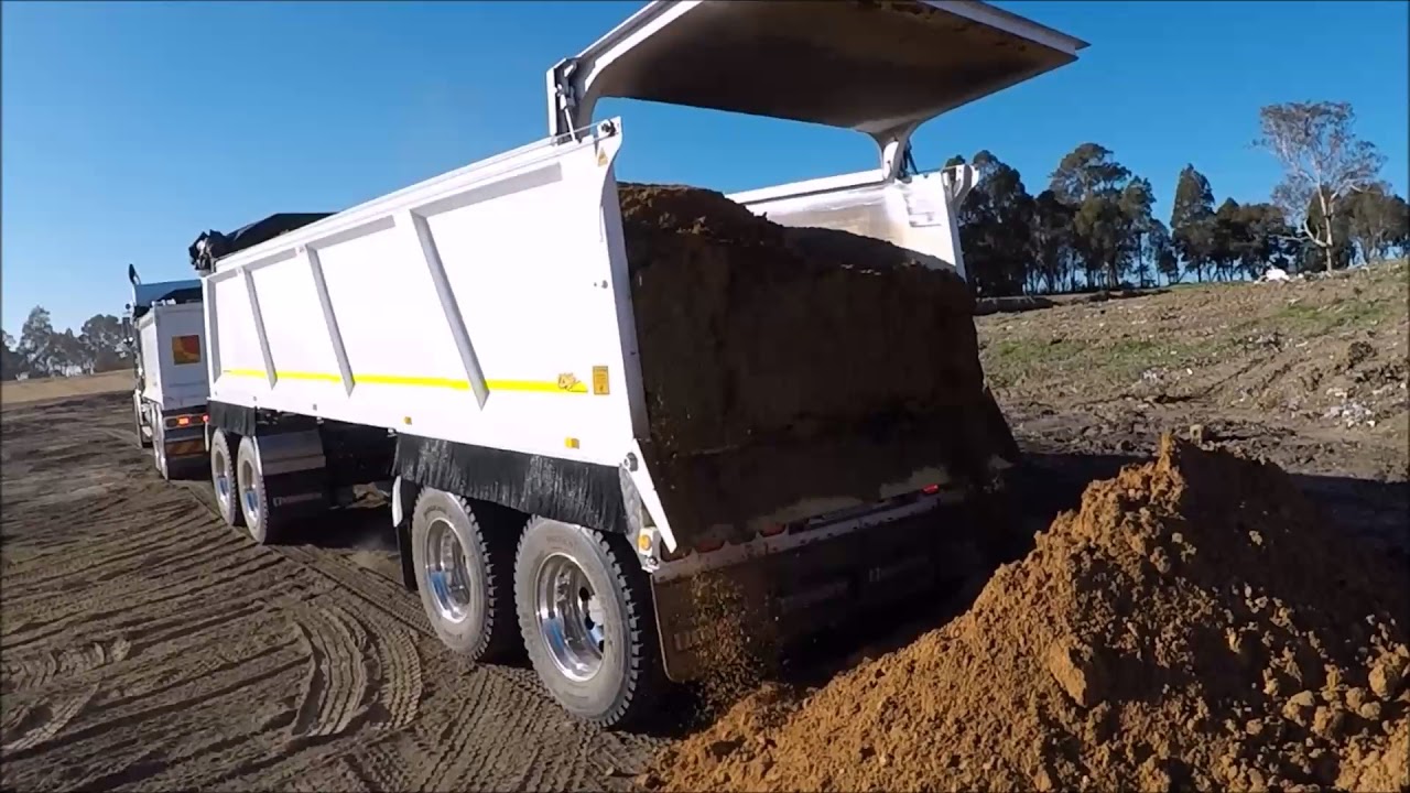 KENNEDY TIPPING TRUCK BODY AND 4 AXLE QUAD EJEKTA