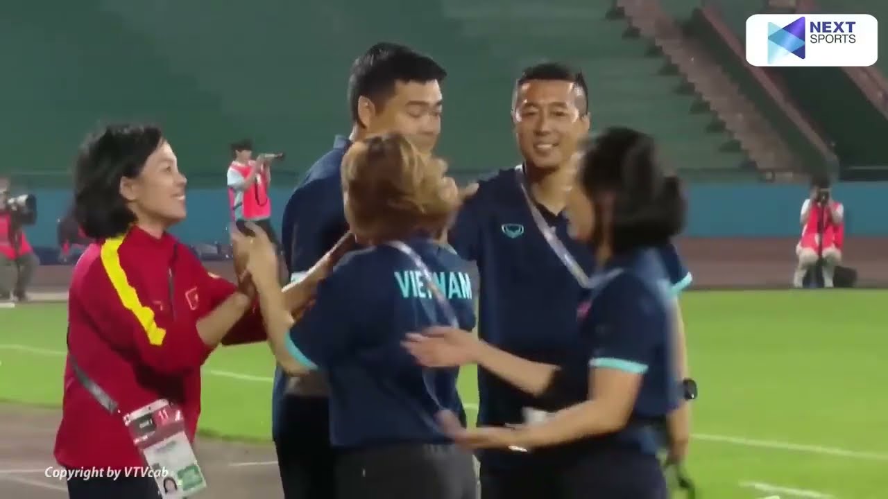 🔴 5 Phút Cuối Mà Cứ Ngỡ 5 Tiếng Và Màn Sóng Gió Chưa Từng Có Trước Khung Thành ĐT Nữ Việt Nam
