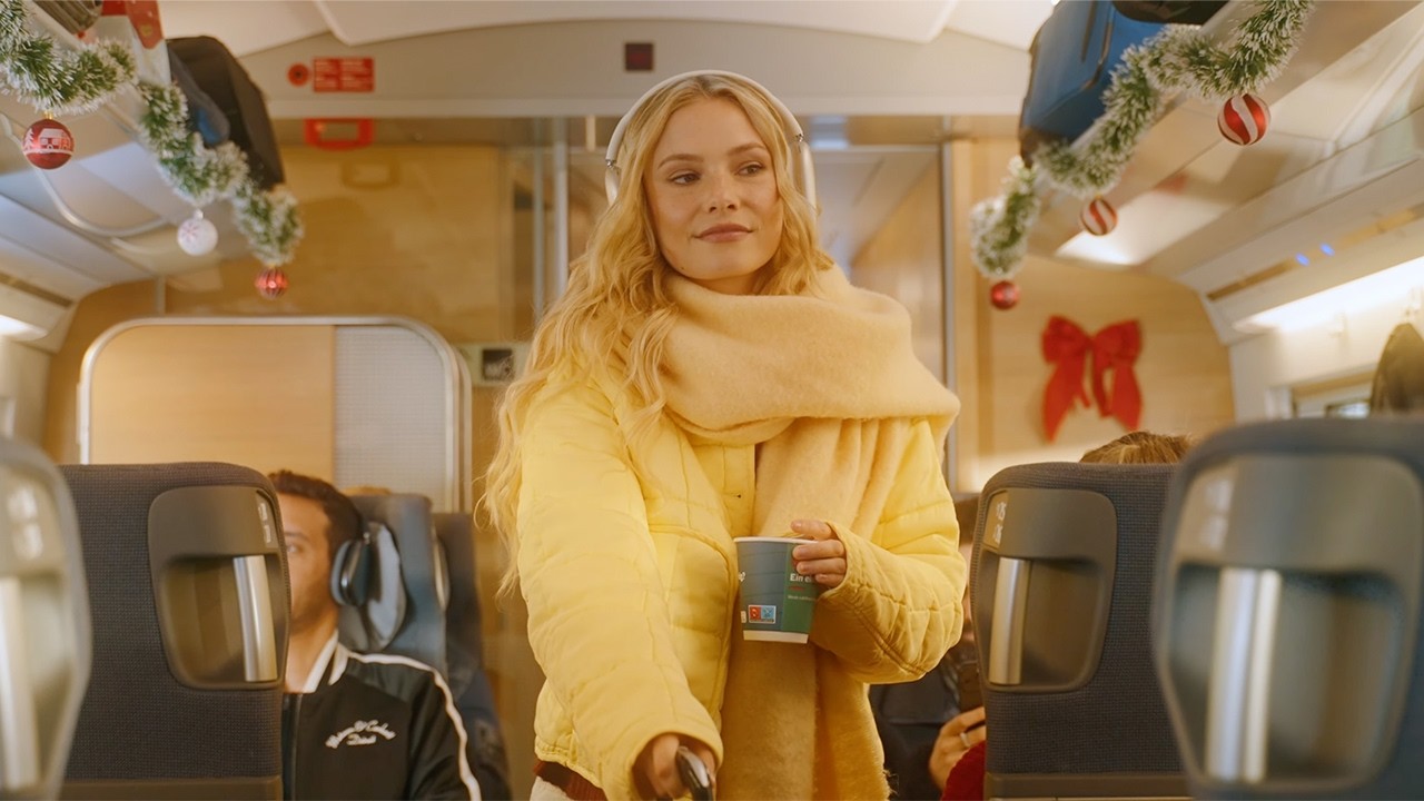Joy Denalane x Rea Garvey x Esther Graf - Driving Home For Christmas (Official Video)