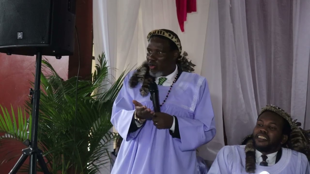 Shembe; inkonzo ka baba uNgogi Mahaye (Dr Mahaye) Thembekani temple, Amanzimtoti.