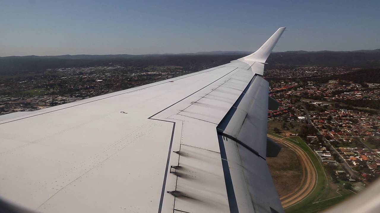 Virgin Australia Embraer E190 Landing - Canberra (VA 642)