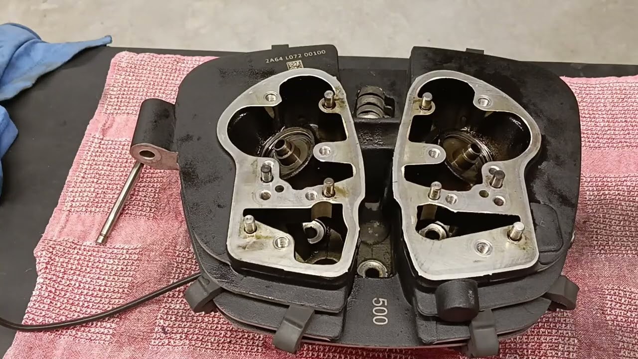 Sostituzione gommini valvole Royal Enfield  classic 500 PT 1