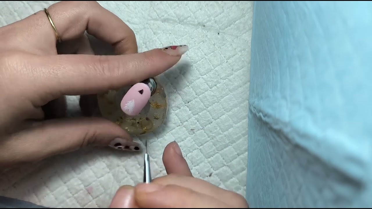 Decoración uñas dibujo mano alzada San Valentín -45