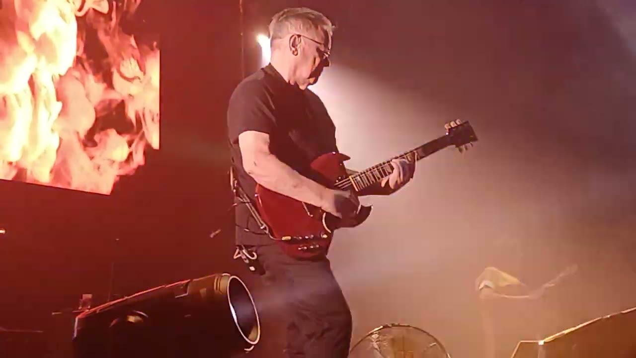 New Order - Ceremony (live Paris 2023)