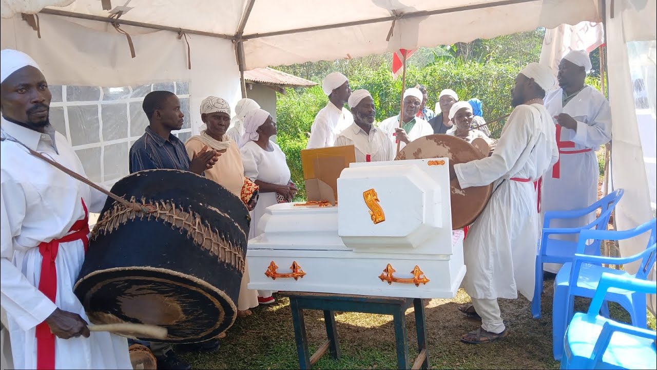 Burial procession of the Late Baby Ramona Margaret at Ebubayi Village// It's well with her Soul 💔💔💔💔