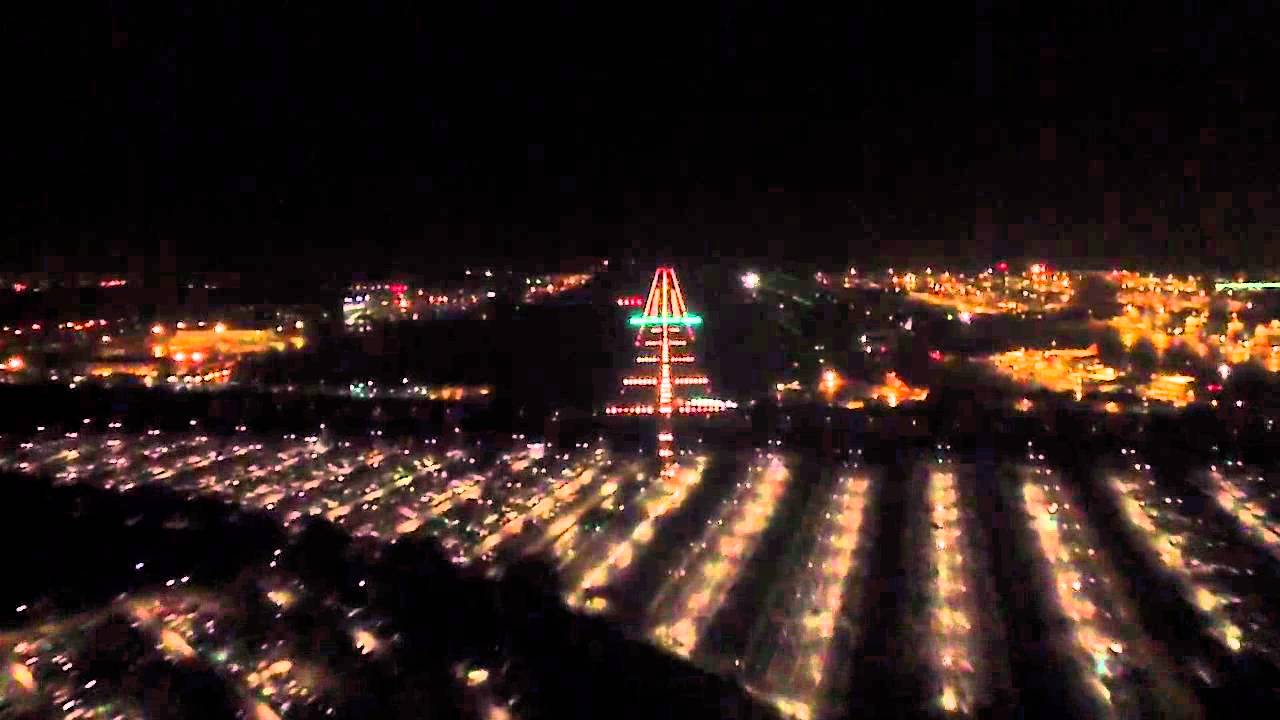 Pilots eye view - Night landing Gatwick 26L