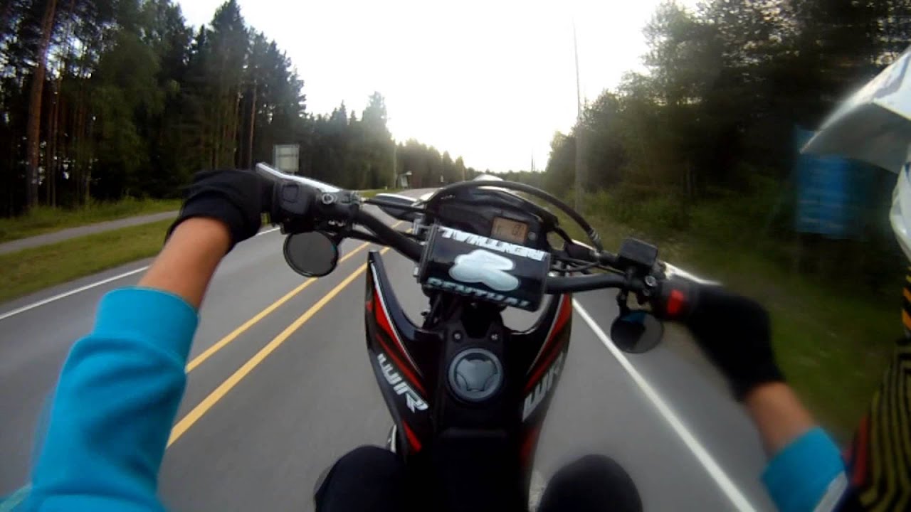 Yamaha WR125x 3,5km Wheelie
