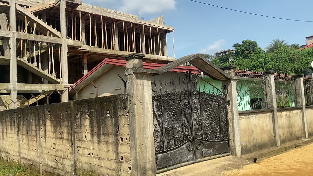 DOUALA LOGBESSOU....400 M2....00237 697 620 556(WHATSSAPP)