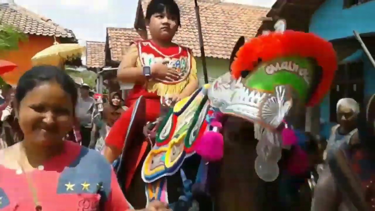 KUDA renggong Syukuran khitanan putra bos jambi di surawangi