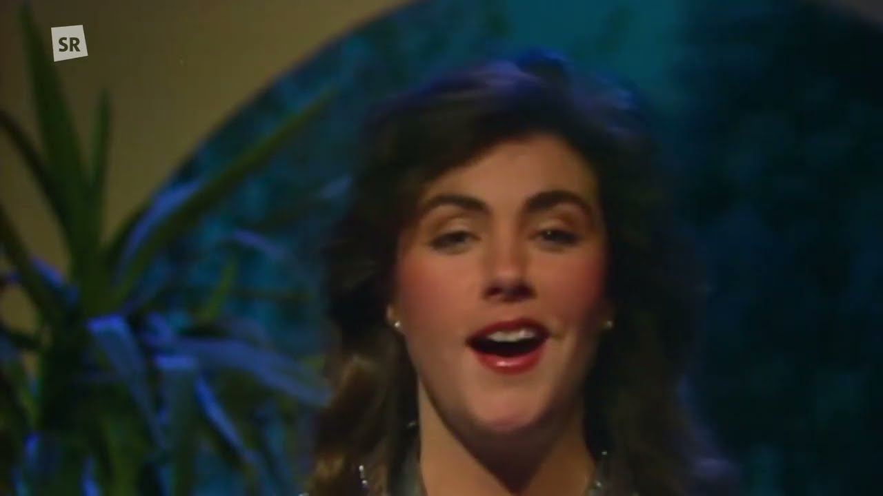 Laura Branigan - Self Control (Studio Performance '84)