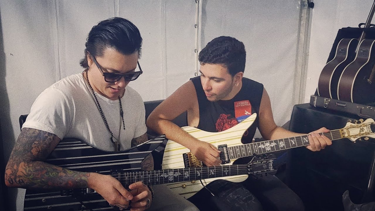 Jam Session With Synyster Gates / Getting His Stage Played Guitar
