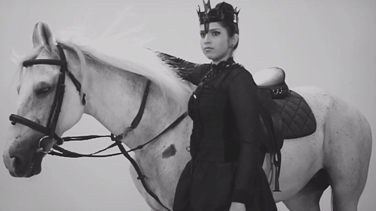 Senuri Weerawarna - Sihina Paradeesaye (සිහින පාරදීසයේ) [Official Video]