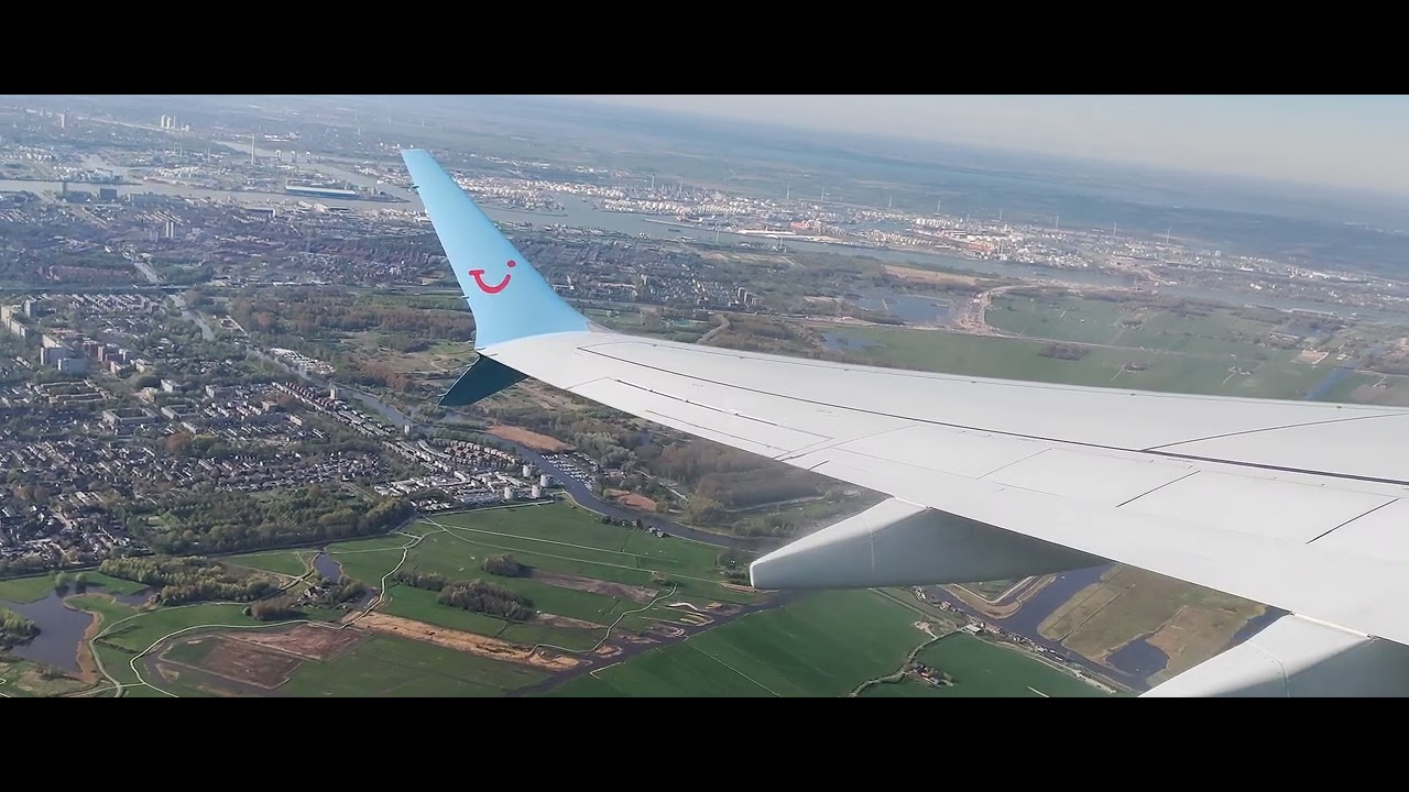 vertrek Tui fly vanaf Rotterdam The Hague Airport, 18 April 2022