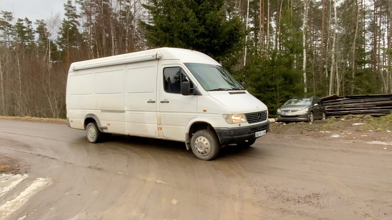 Köp Husbil / skåpbil Mercedes-Benz 412D på Klaravik