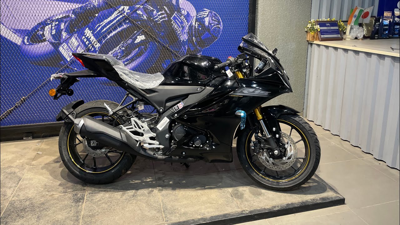 2025 Yamaha R15 V4 All Black Colour🔥 Price Features Mileage |😍