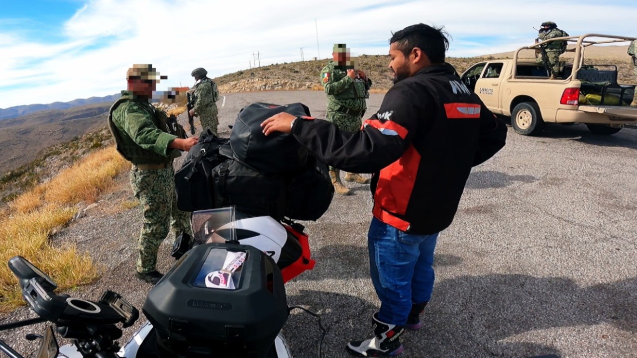 ¡APARECEN los MILITARES! 🫡🪖 en el “CAÑON DEL PEGÜIS” 🌄 mientras INTENTABA llegar a OJINAGA (T3-C013)