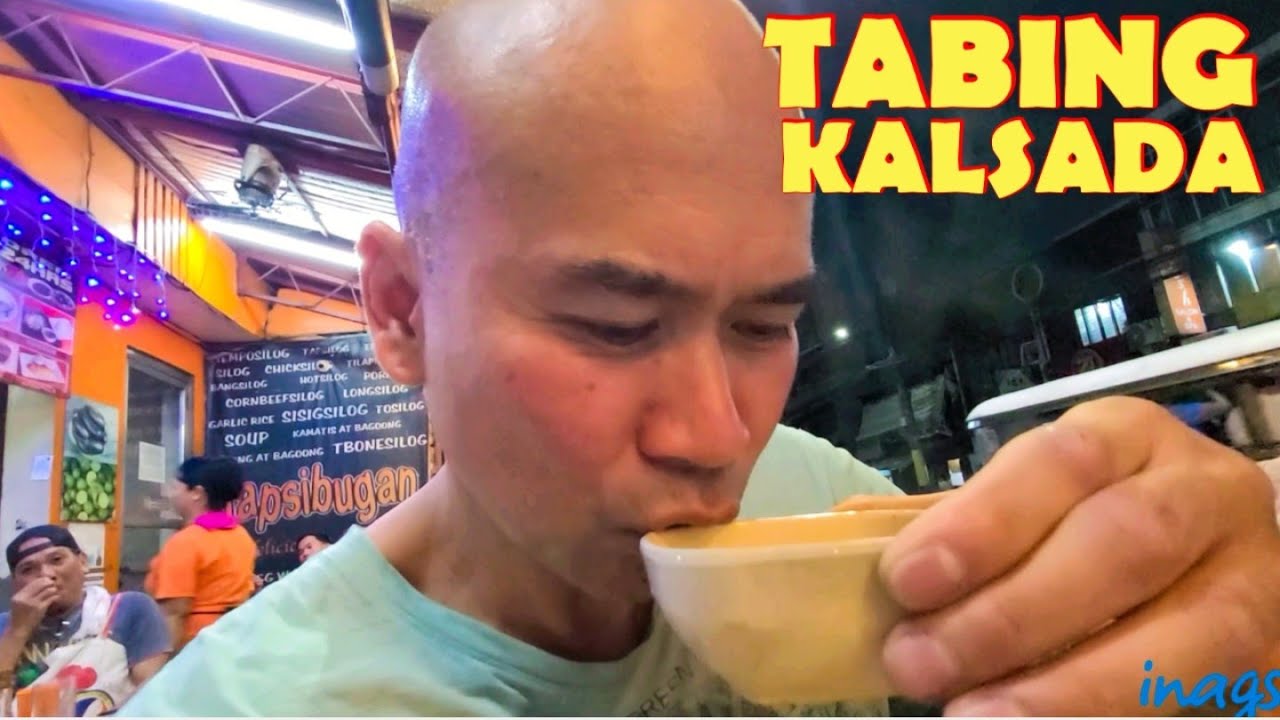 Sarap kumain sa tabi ng kalsada sa Kalentong, Manila.