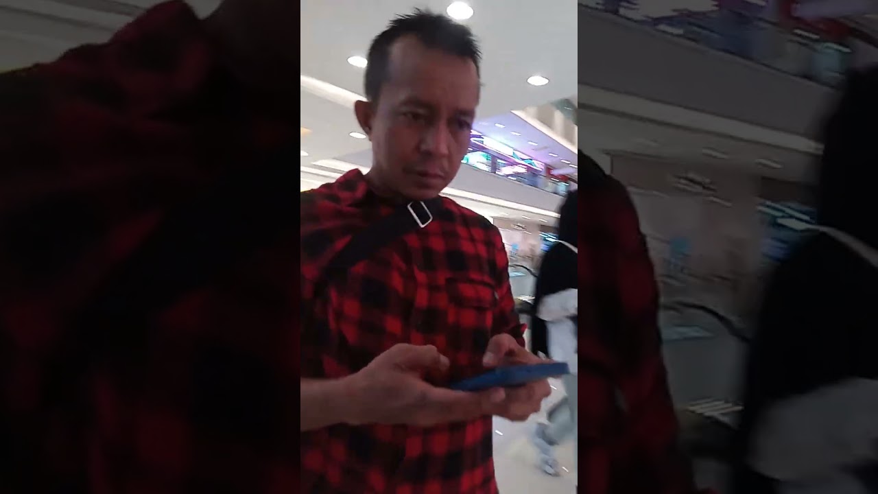 Hi, aku lagi di mall grand galaxy park