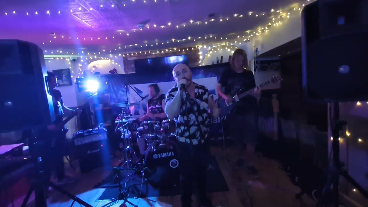 Avalanche - Another One Bites The Dust (Medley)
