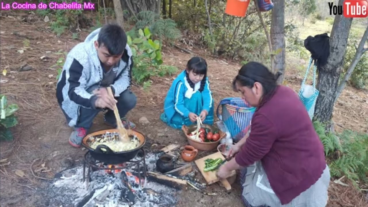 😀😃😃En el campo preparo ricos TEPEJILOTES A LA MEXICANA para mi familia 😋😋😋