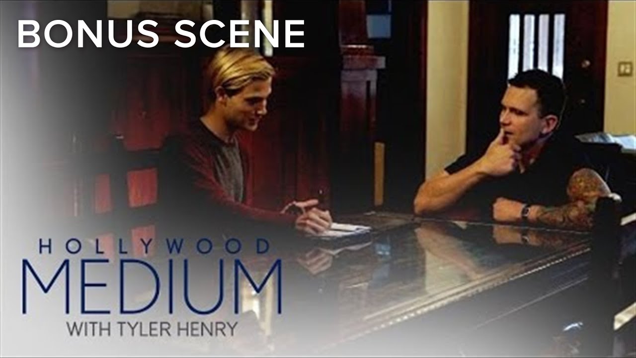 Tyler Henry Follows Up on Ashley Hamilton's Reading | Hollywood Medium with Tyler Henry | E!