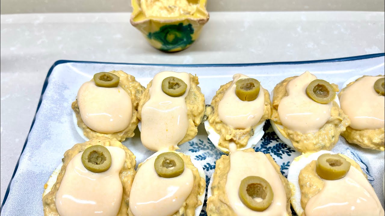 HUEVOS RELLENOS ESCABECHADOS