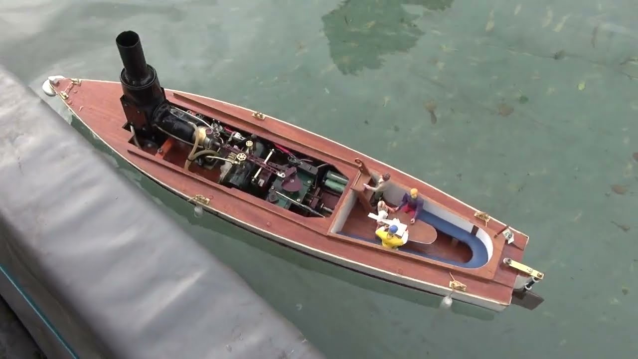 Exceptionnel  et rare (Amazing) ! Le bateau propulsé par un moteur Stirling d'André - Mantes 2023 RC