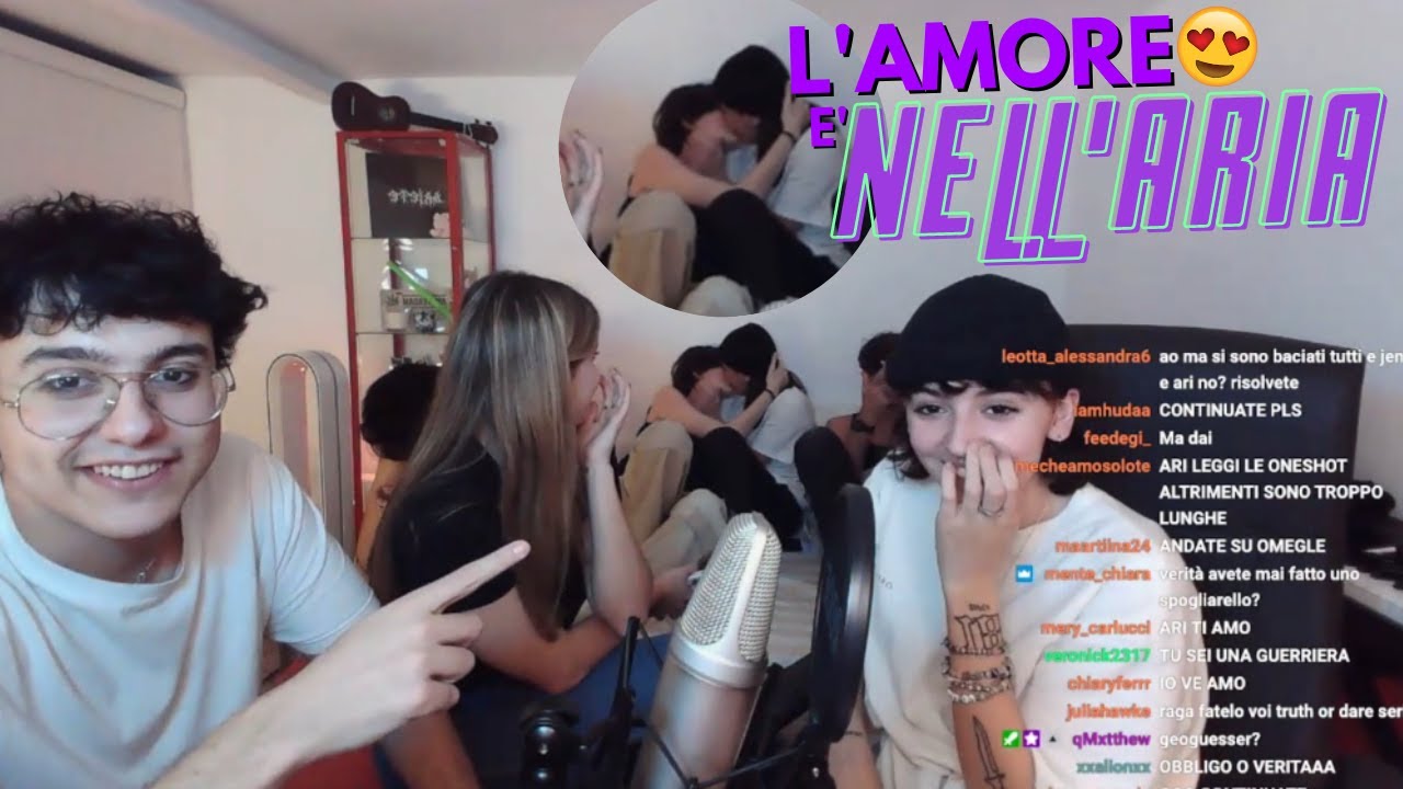 SARAVE' E GIORGIA in LIVE DA ARIETE PENSANO DI NON ESSERE VISTE MA... (bacio)