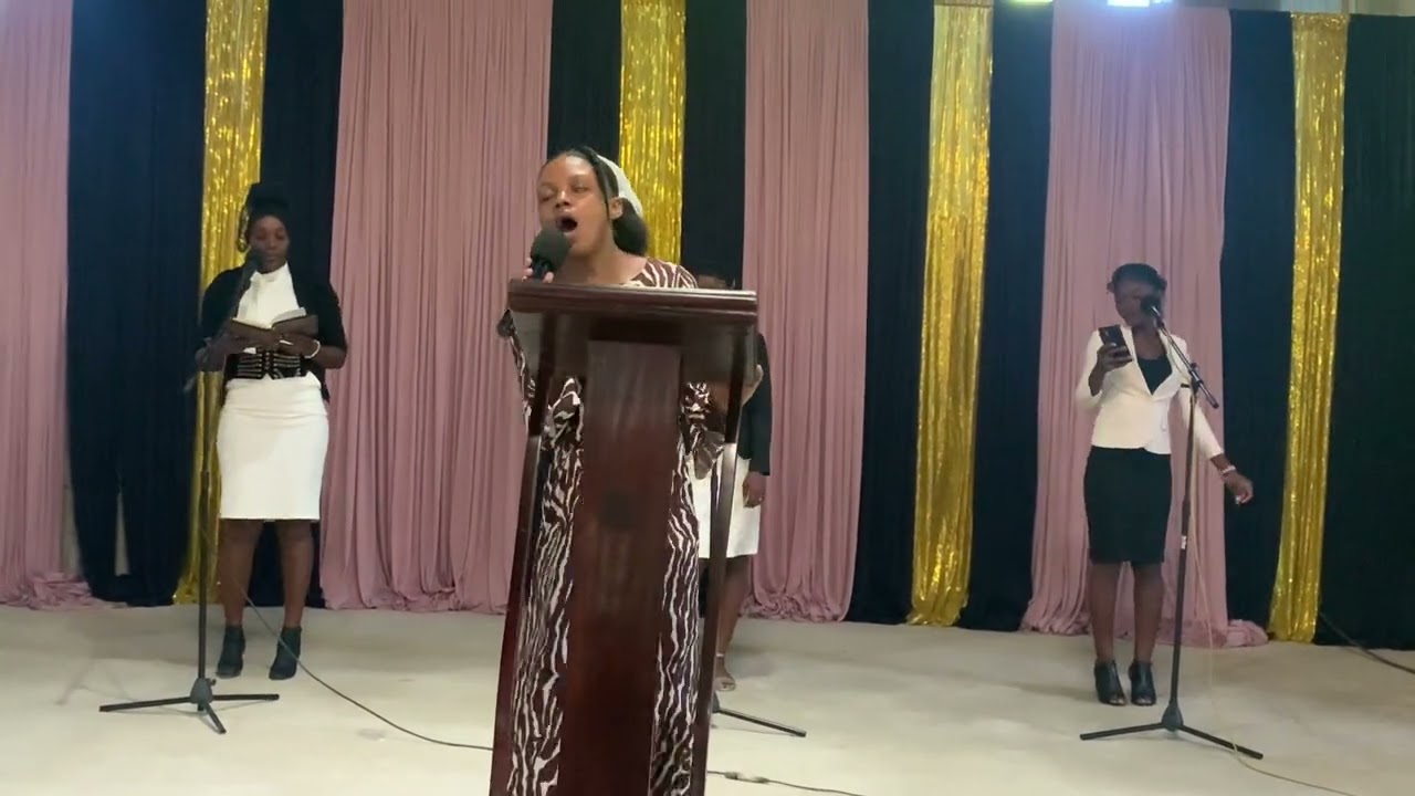 Sœur Rebecca #35 Chants d'espérance Par tous les saints glorifié 