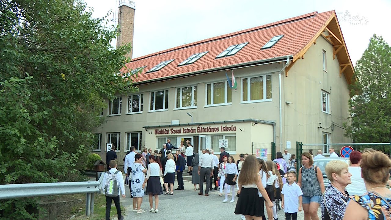 Tanévnyitó a maklári iskolában