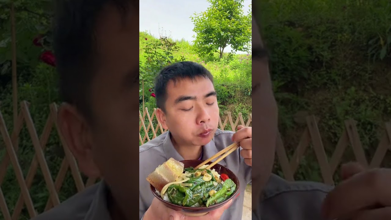 兄弟姐妹们 吃饭了哦 今天又吃腊肉 简简单单又是一餐#抖音美食推荐官 #农村美食 #记录我的农村生活 @DOU+小助手