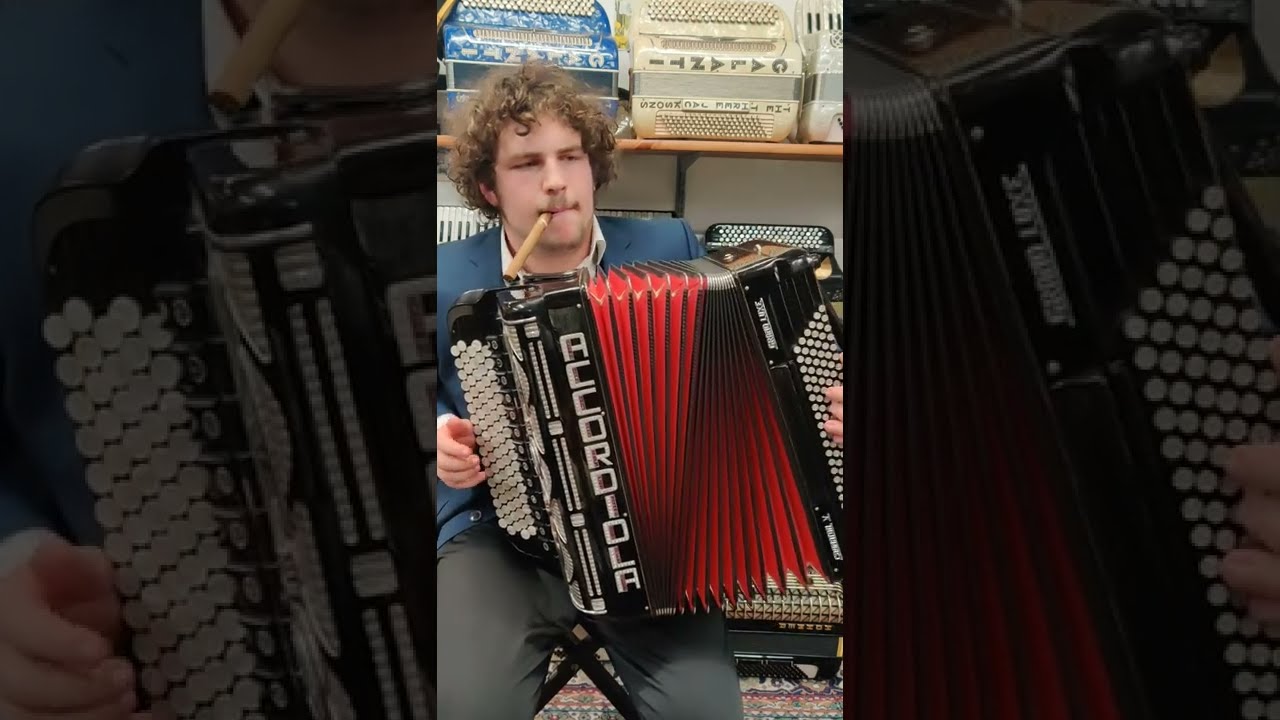 Hei hei meisje lief | Si pato kaän | Sarie Marais (Johnny Meijer) - Leen de Keijzer Accordion Jazz