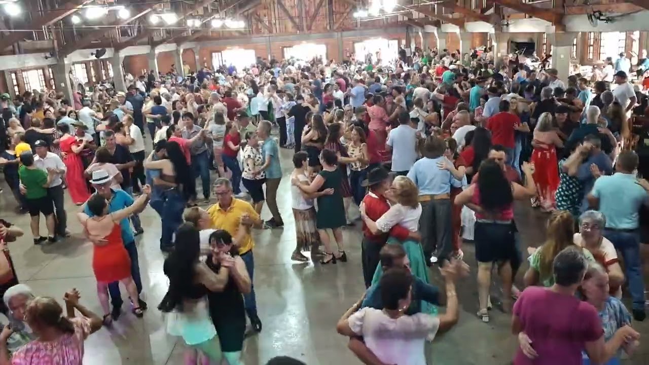 Muita dança nos idosos nossa Senhora Aparecida em Salgado Filho no Paraná(com marcos e margarida)