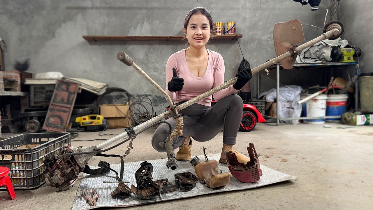Girl's Challenge: Repairing and Restoring an Abandoned Lawn Mower That Won’t Start