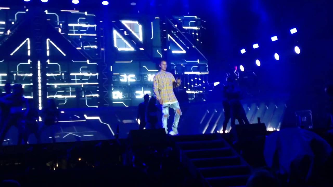 Boyfriend - Justin Bieber V Festival 2016