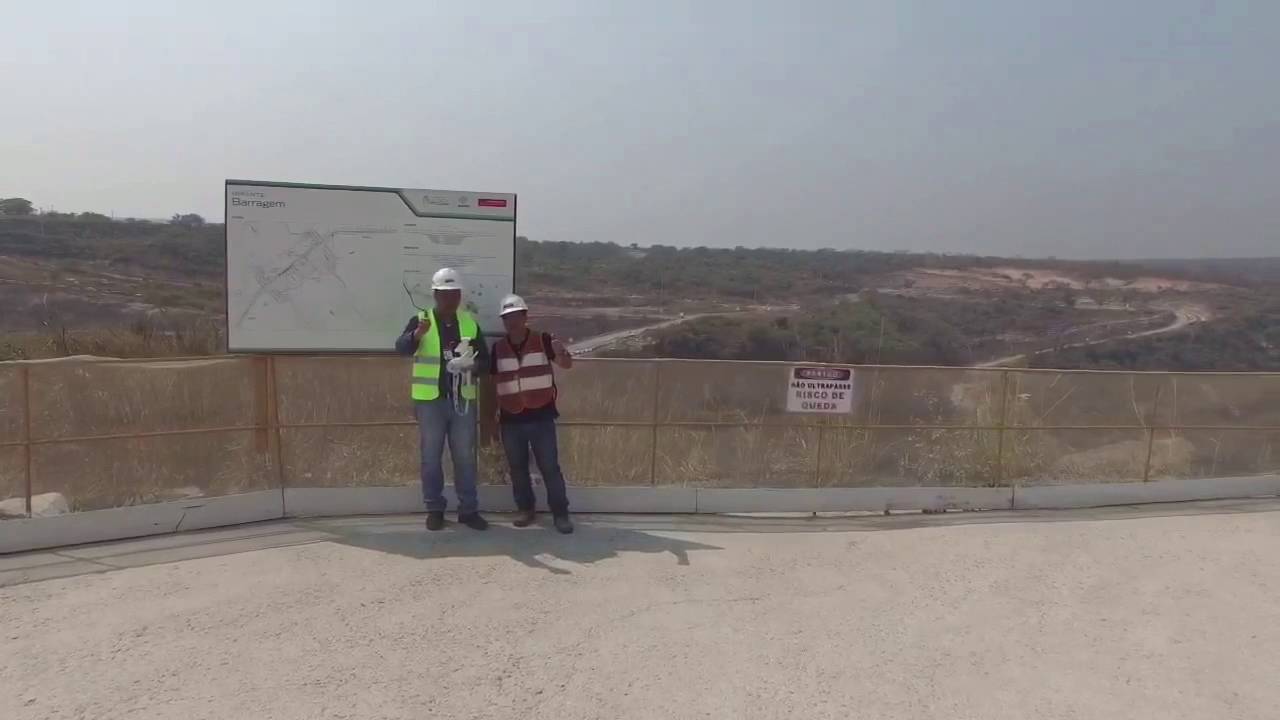 Drone sobrevoa a barragem de Lauca Kwanza Norte, república de Angola