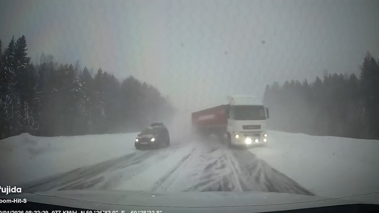 Tucson чудом разъехался с «тонаром». Real Video